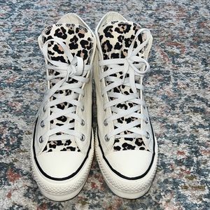 Converse High Tops - Sz 9.5 Women LIKE NEW!